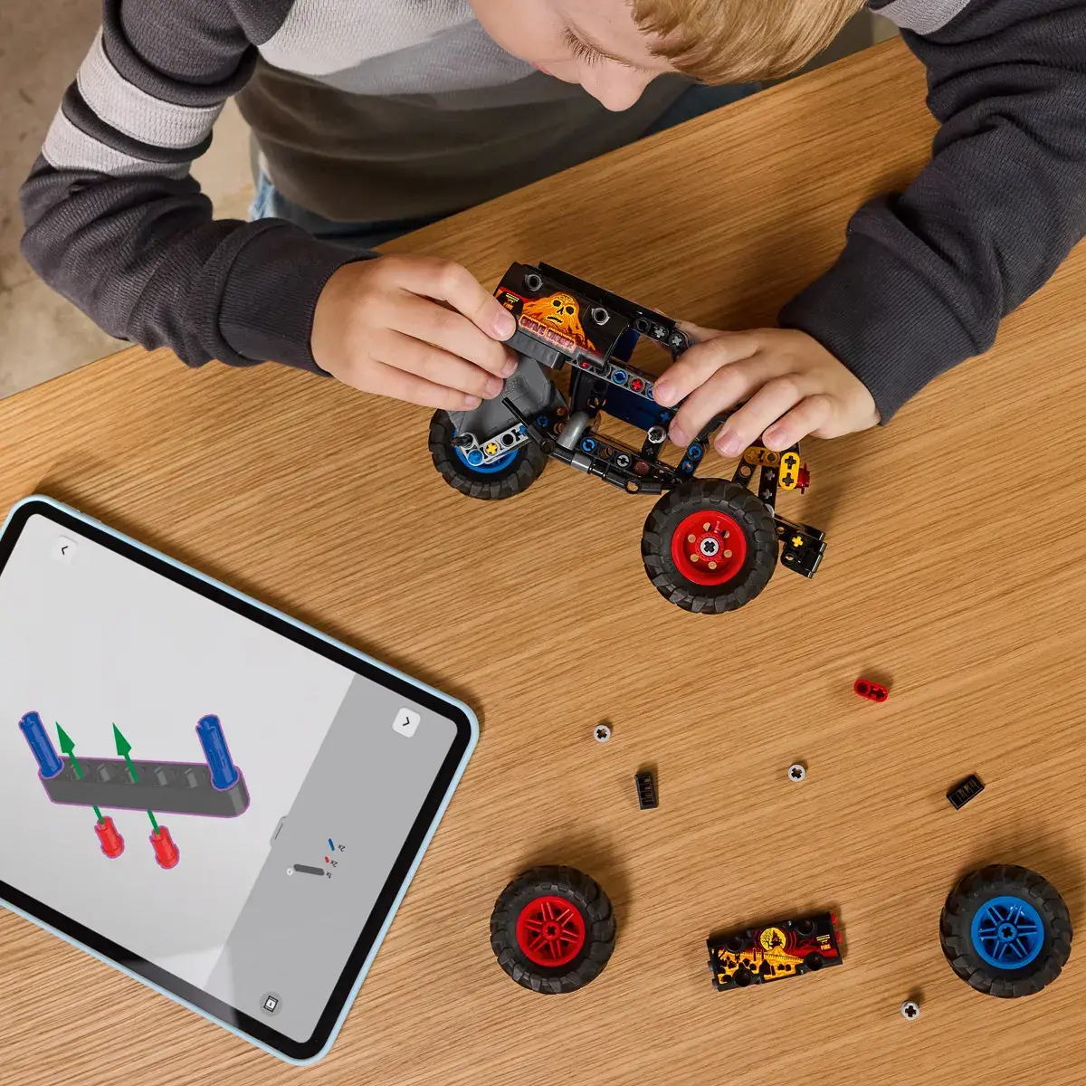 LEGO Technic Monster Jam Grave Digger Вогонь і лід 42219 — фото 6