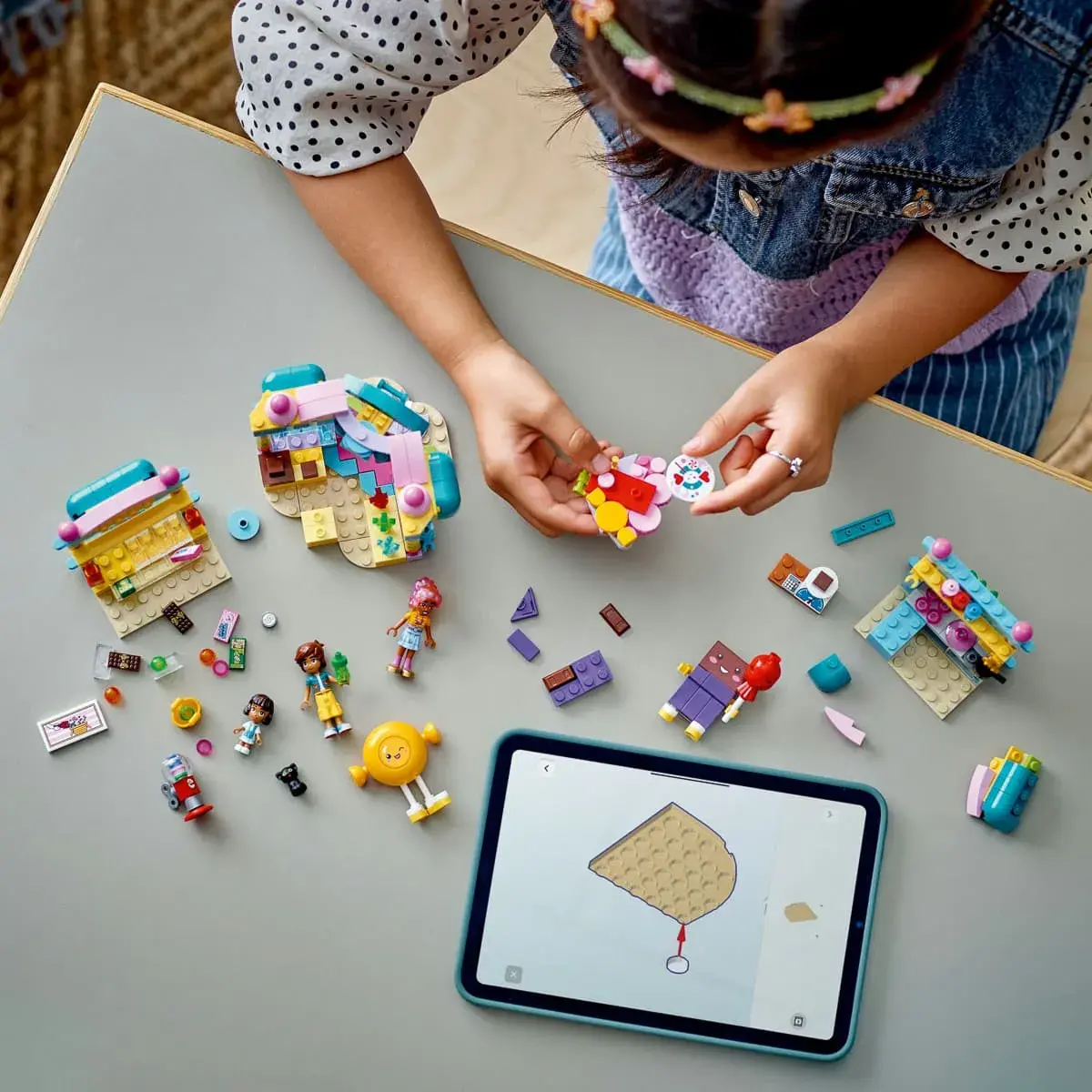 LEGO Friends Цукерня Хартлейк-Сіті 42649 — фото 3