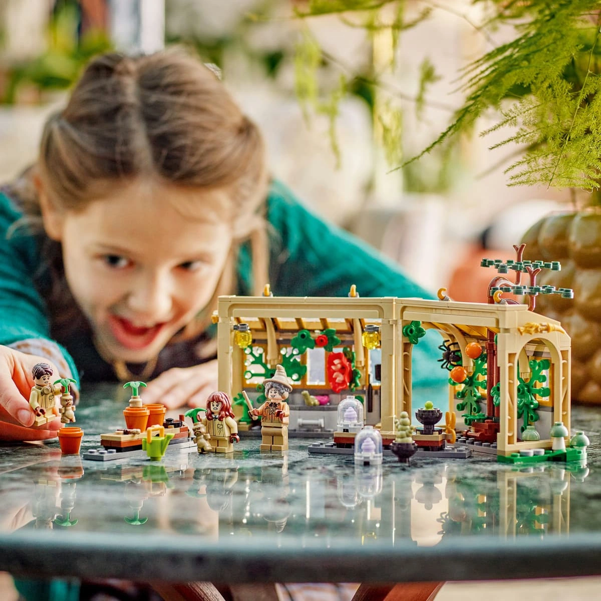 LEGO Harry Potter Замок Гогвортс: урок гербології 76445 — фото 2