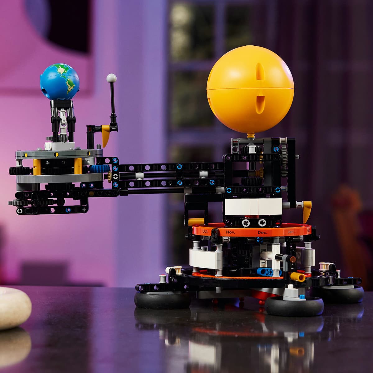 LEGO Technic Земля та Місяць на орбіті 42179 — фото 4