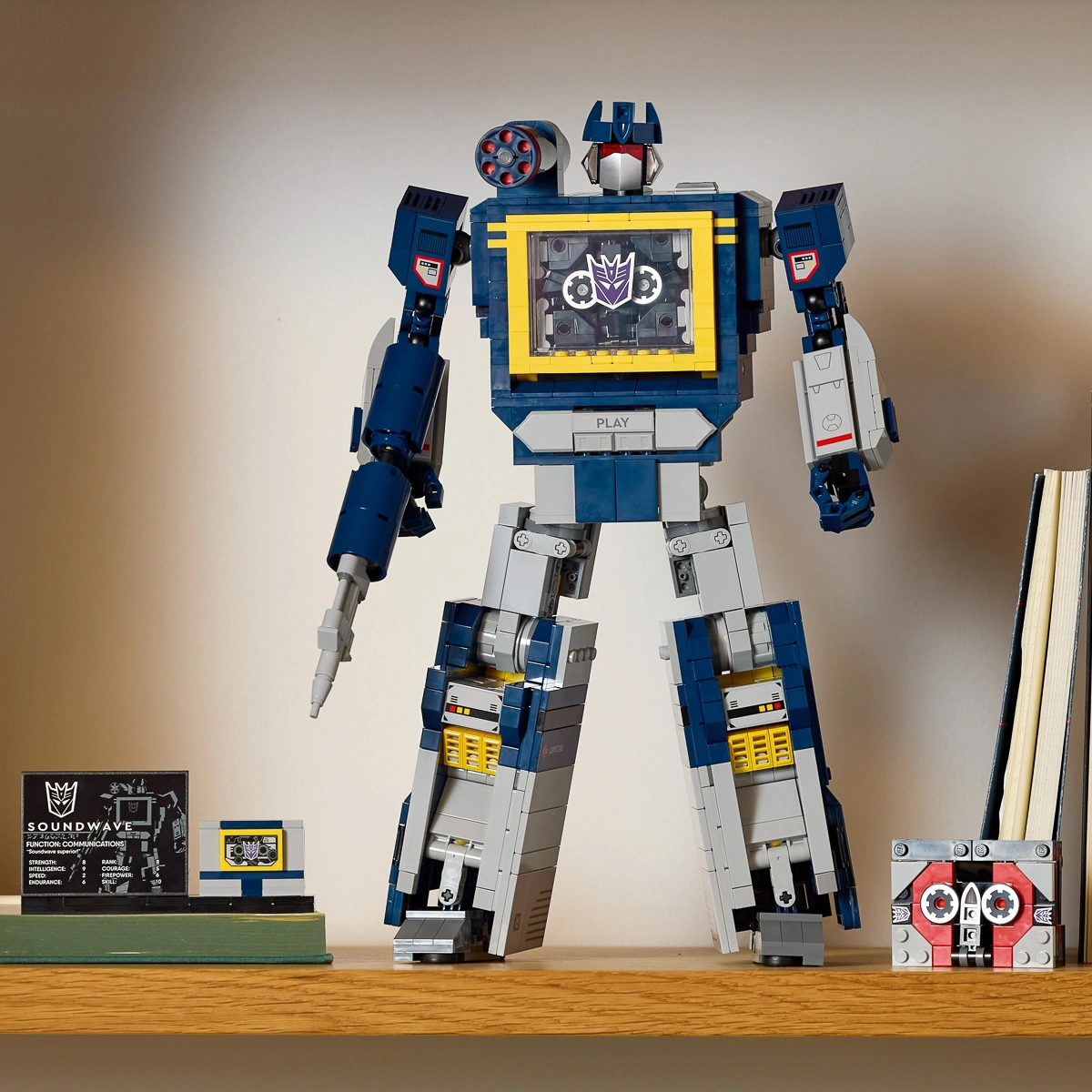 LEGO ICONS Transformers: Саундвейв 10358 — фото 15