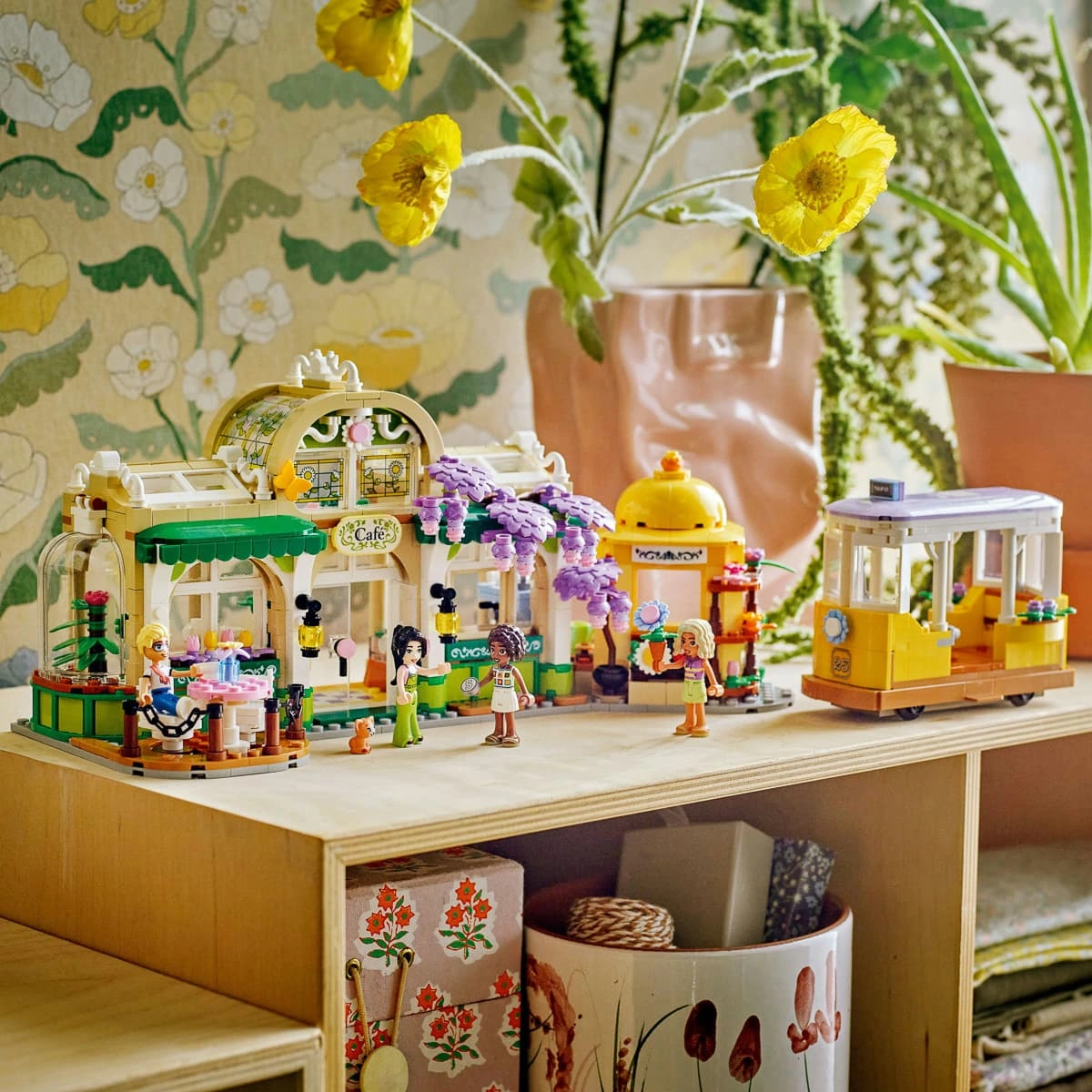LEGO Friends Кавʼярня з рослинами і квіткова крамниця 42671 — фото 4