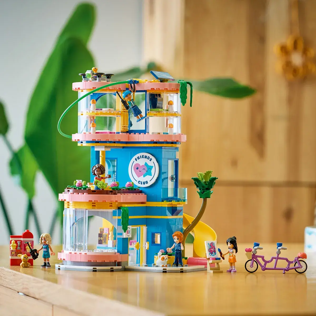 LEGO Friends Клубний будинок друзів HLC 42689 — фото 6
