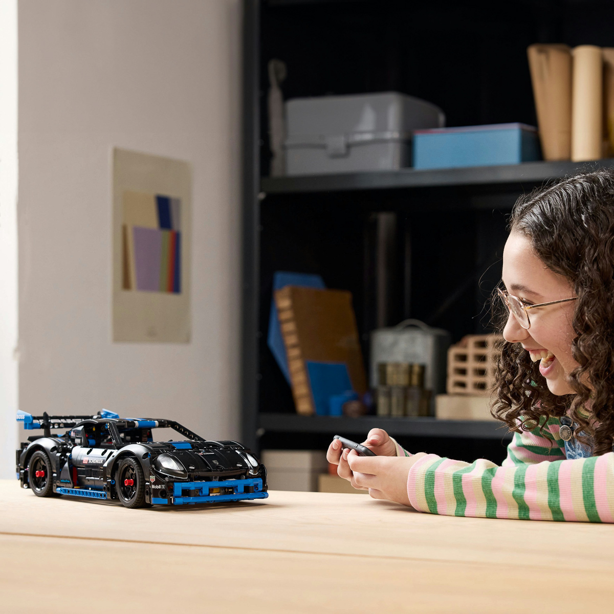 LEGO Technic Автомобіль для перегонів Porsche GT4 e-Performance 42176 — фото 2