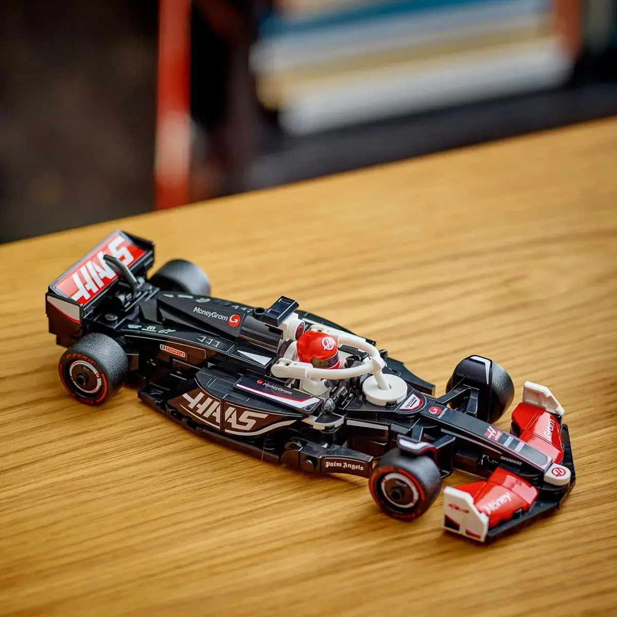 LEGO Speed ​​Champions Автомобіль для перегонів MoneyGram Haas F1 Team VF-24 77250 — фото 4