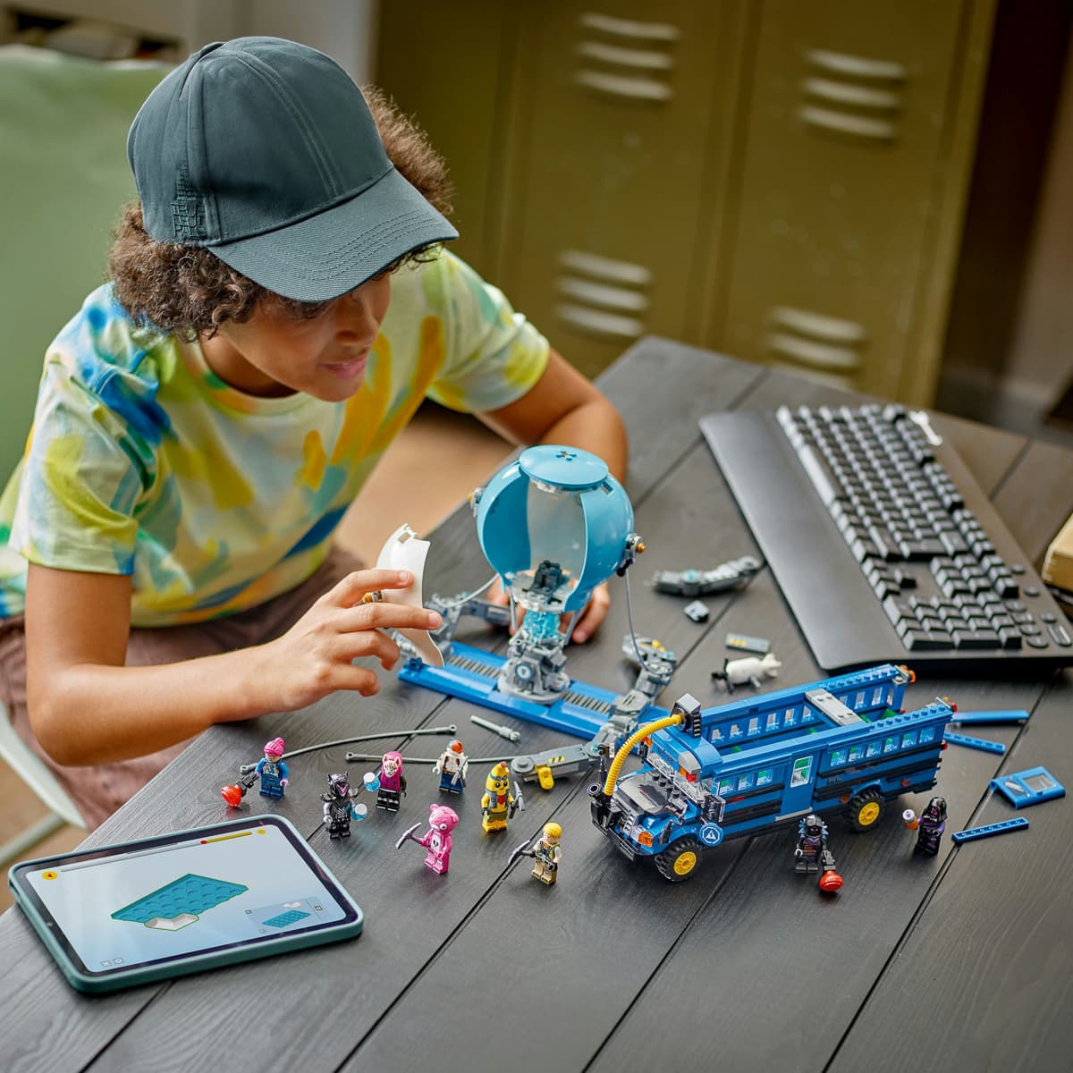 LEGO Fortnite Battle Bus 77073 — фото 3