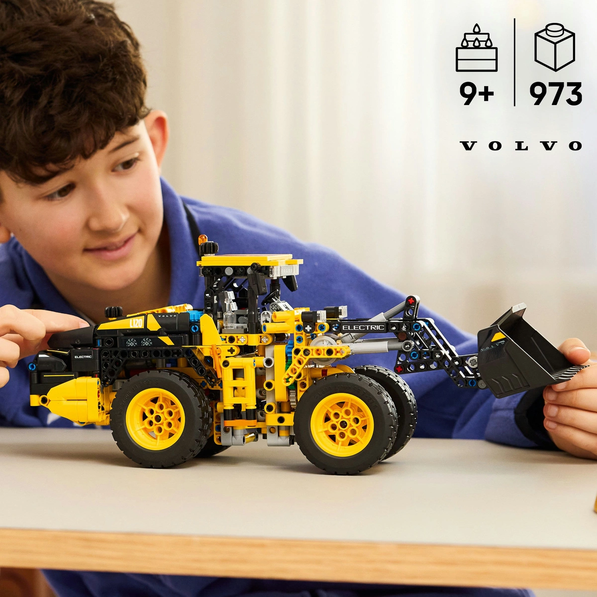 LEGO Technic Колісний навантажувач Volvo L120 Electric 42209 — фото 11