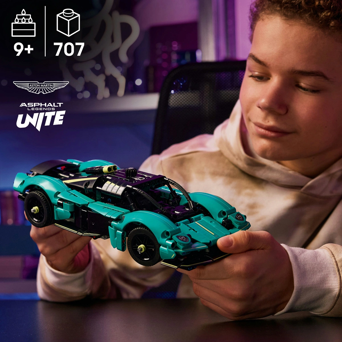 LEGO Technic Aston Martin Valkyrie 42208 — фото 11