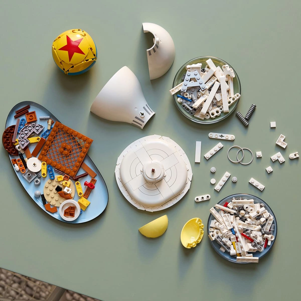 LEGO Ideas Disney Pixar Luxo Jr. 21357 — фото 6
