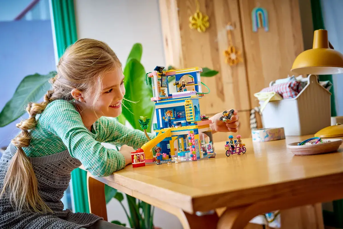 LEGO Friends Клубний будинок друзів HLC 42689 — фото 3