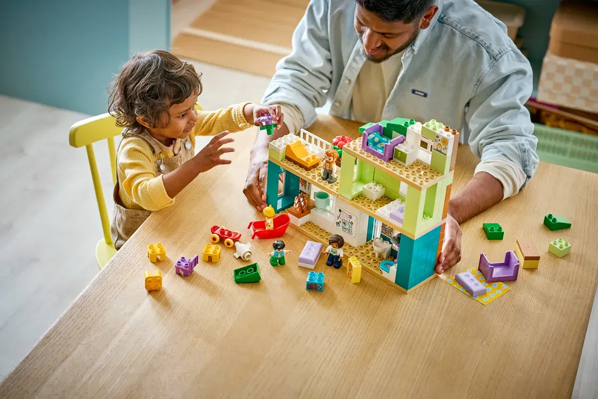 LEGO DUPLO Town 3-в-1 Сучасний родинний будинок із фігурками 10470 — фото 4