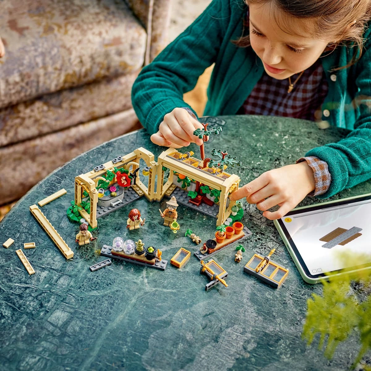 LEGO Harry Potter Замок Гогвортс: урок гербології 76445 — фото 3