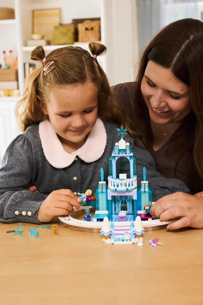 LEGO Disney Princess Крижаний палац Ельзи та веселе катання на санчатах 43281 — фото 3
