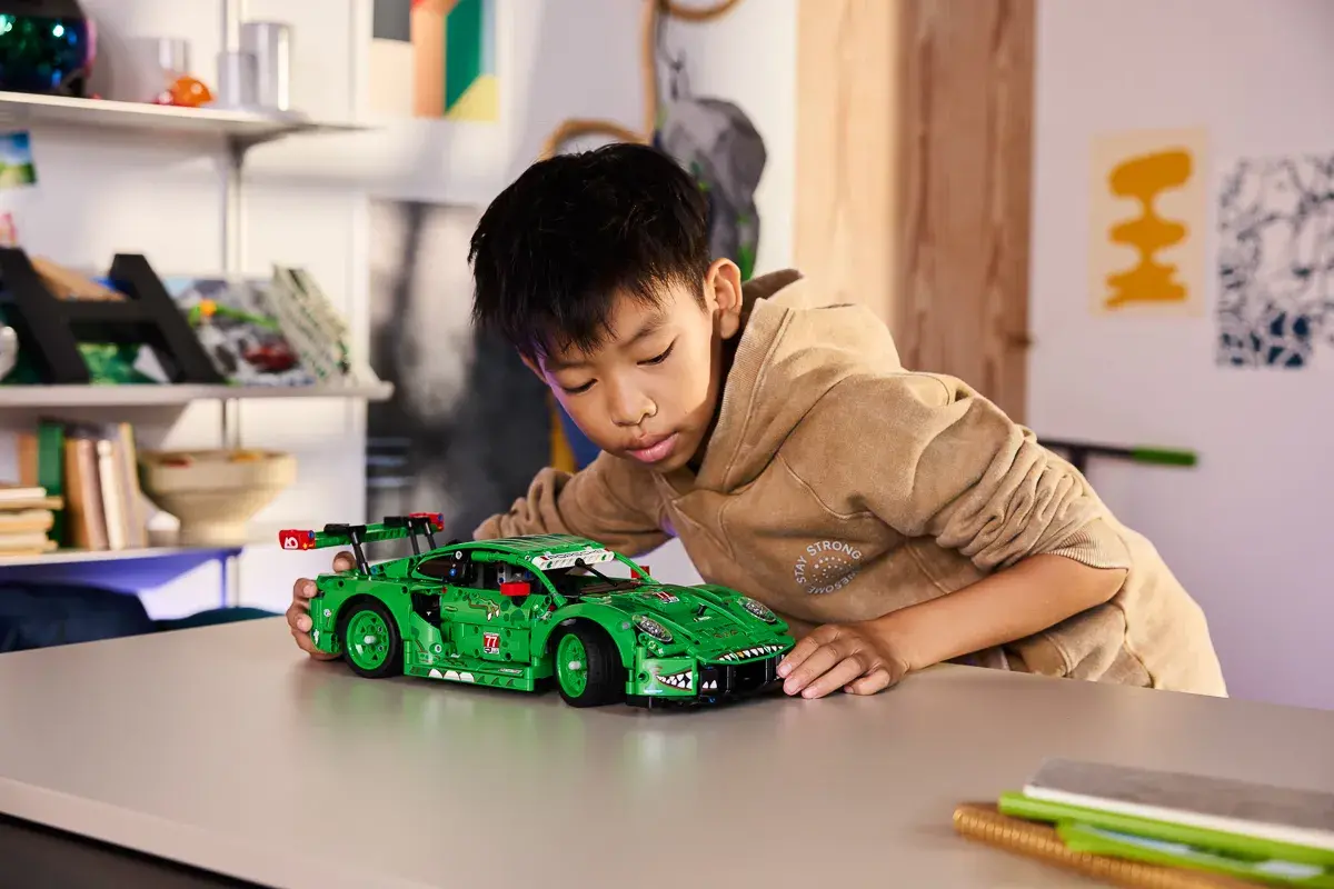 LEGO Technic Автомобіль Porsche 911 GT3 R REXY AO Racing 42224 — фото 5