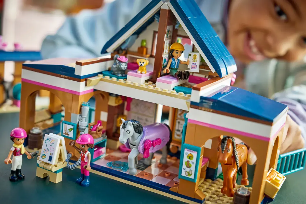LEGO Friends Кінна стайня і академія верхової їзди 42688 — фото 4