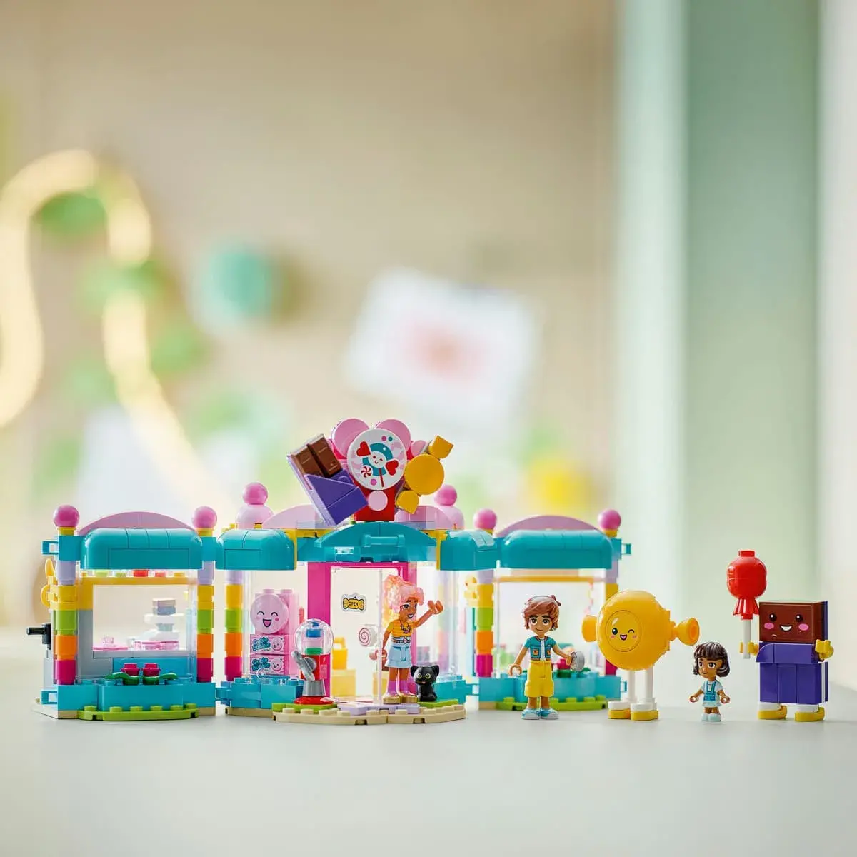 LEGO Friends Цукерня Хартлейк-Сіті 42649 — фото 4