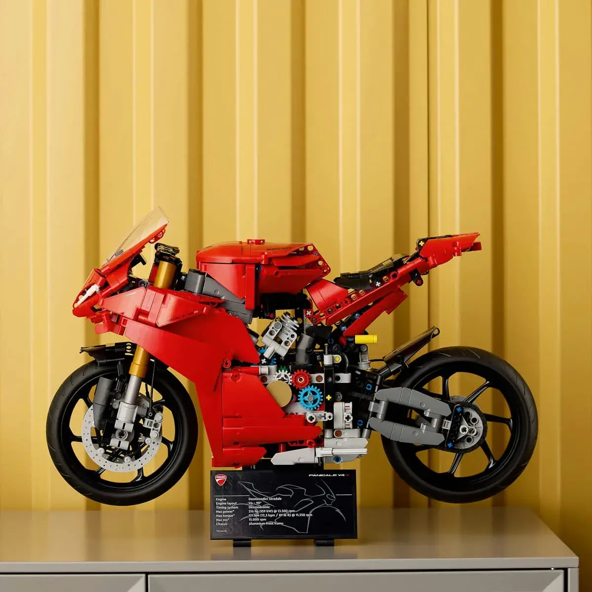 LEGO Technic Мотоцикл Ducati Panigale V4 S 42202 — фото 4
