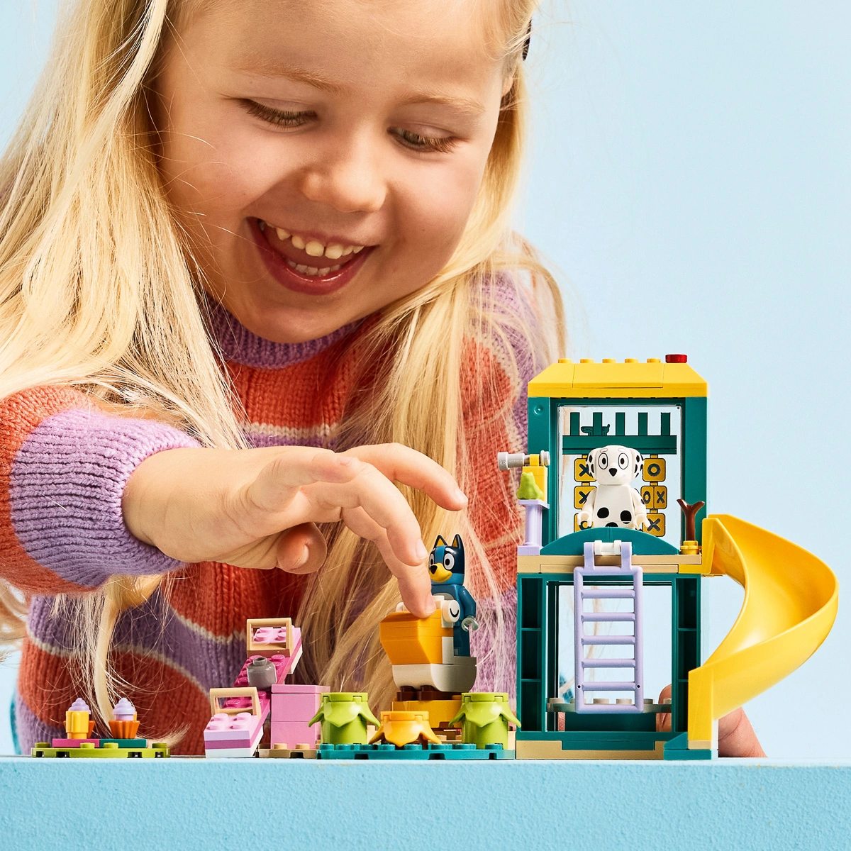 LEGO Bluey Веселощі з Блуї та Хлоєю на ігровому майданчику 11201 — фото 5
