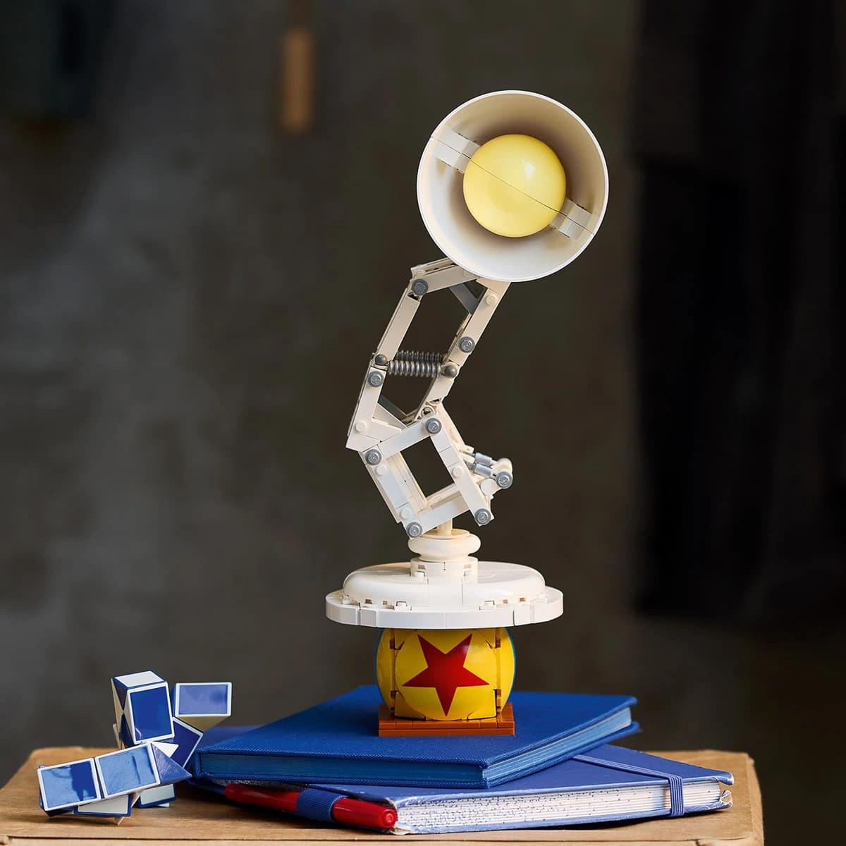 LEGO Ideas Disney Pixar Luxo Jr. 21357 — фото 8