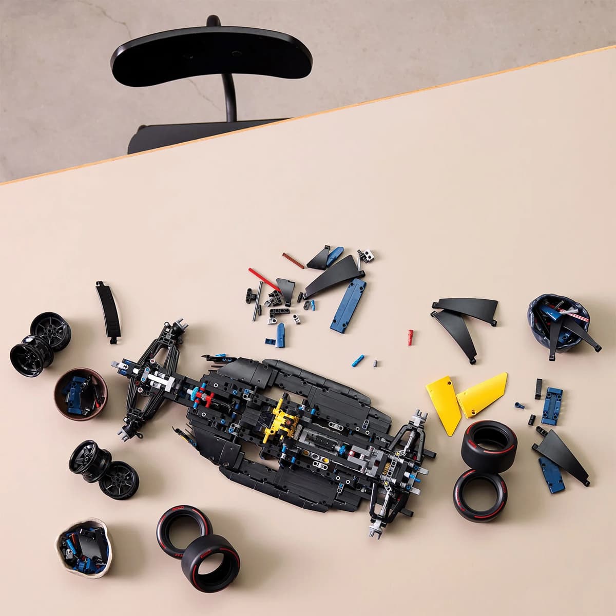 LEGO Technic Автомобіль F1 Oracle Red Bull Racing RB20 42206 — фото 7