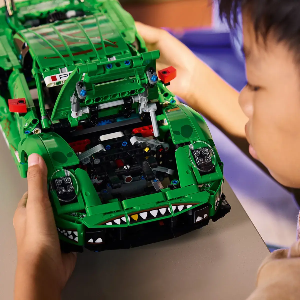 LEGO Technic Автомобіль Porsche 911 GT3 R REXY AO Racing 42224 — фото 9