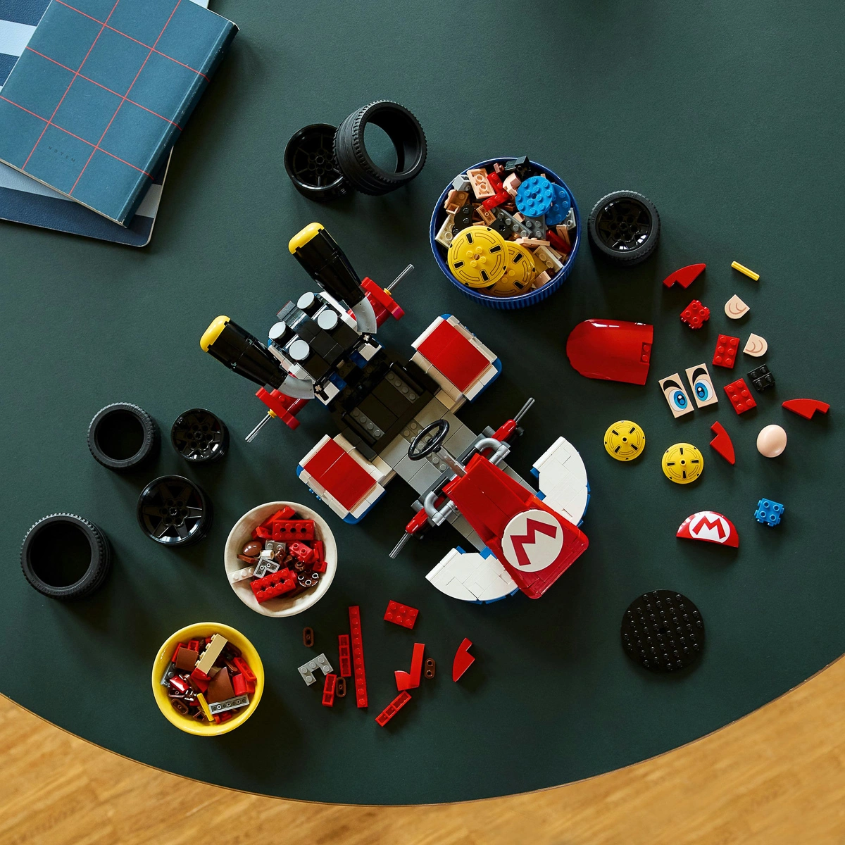 LEGO Super Mario Mario Kart: Mario і Standard Kart 72037 — фото 12