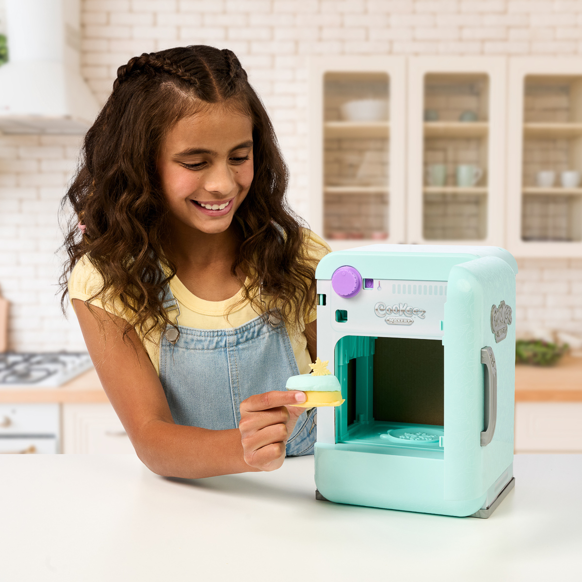 Інтерактивна іграшка-сюрприз Moose Cookeez Makery Freezy Cakez, 23511 — фото 9