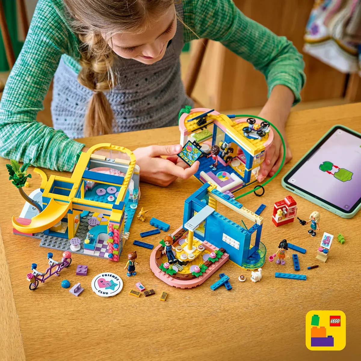 LEGO Friends Клубний будинок друзів HLC 42689 — фото 5