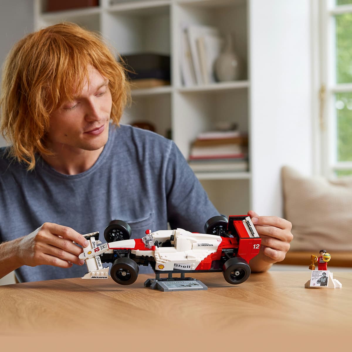 LEGO ICONS McLaren MP4/4 і Айртон Сенна 10330 — фото 2