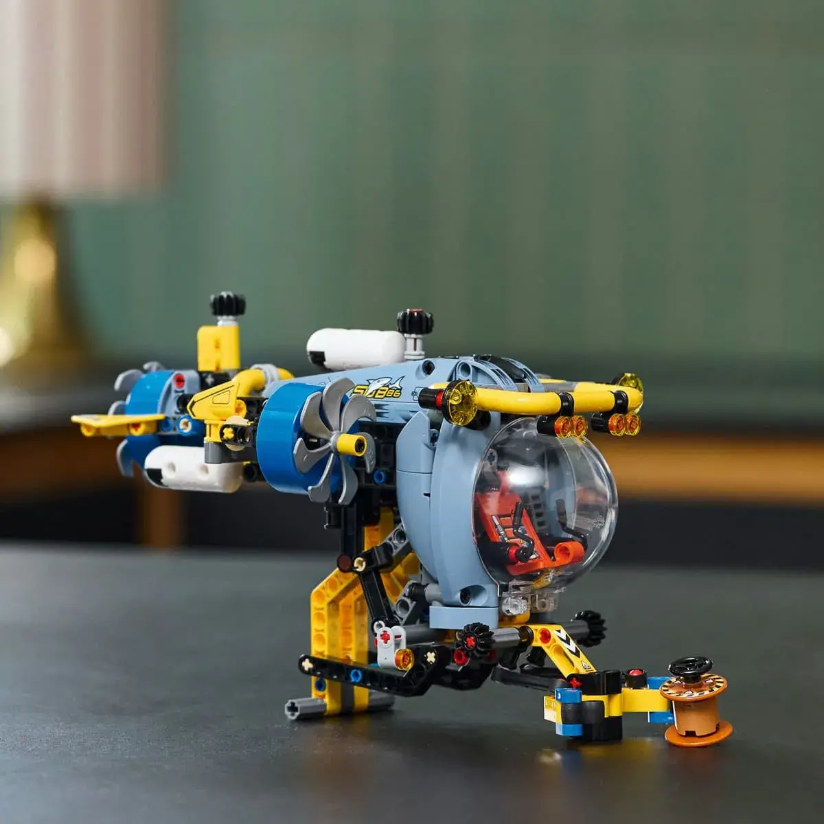 LEGO Technic Глибоководний дослідницький підводний човен 42201 — фото 4