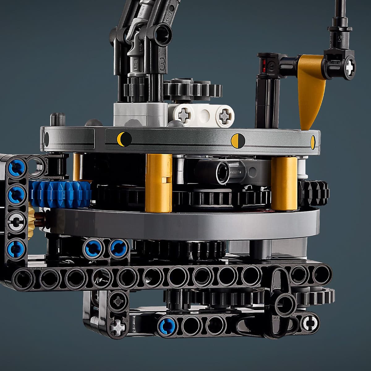 LEGO Technic Земля та Місяць на орбіті 42179 — фото 6