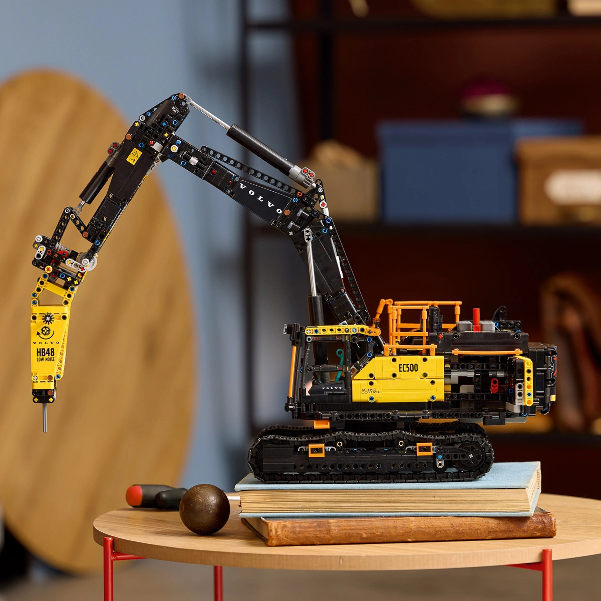 LEGO Technic Екскаватор Volvo EC500 Hybrid 42215 — фото 13