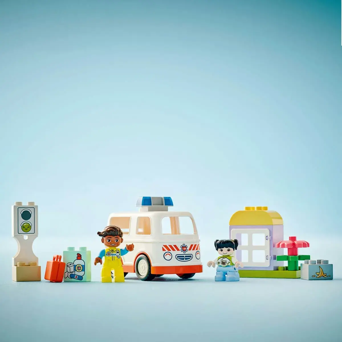 LEGO DUPLO Швидка допомога та водій 10447 — фото 5