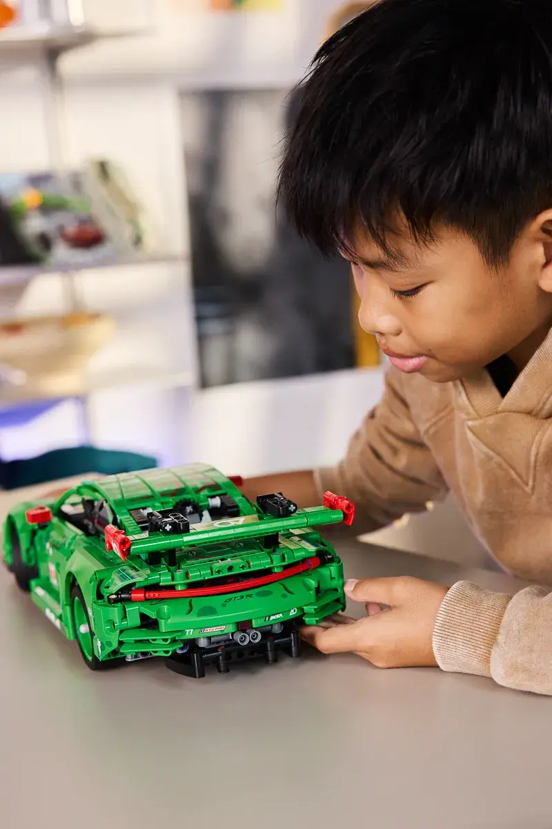LEGO Technic Автомобіль Porsche 911 GT3 R REXY AO Racing 42224 — фото 4