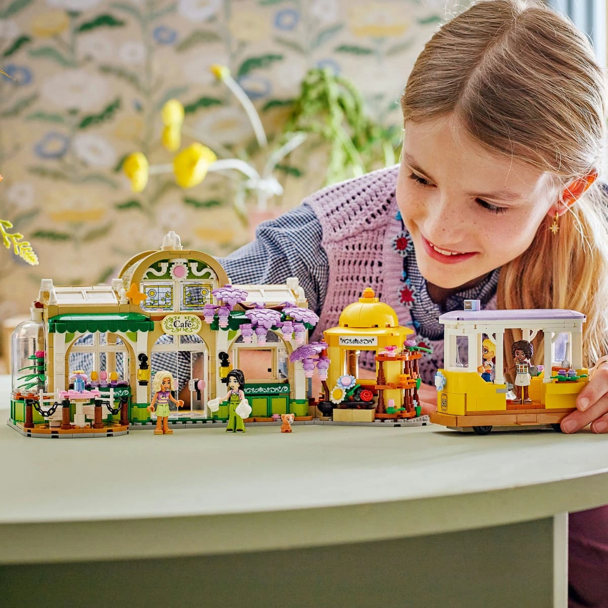 LEGO Friends Кавʼярня з рослинами і квіткова крамниця 42671 — фото 2