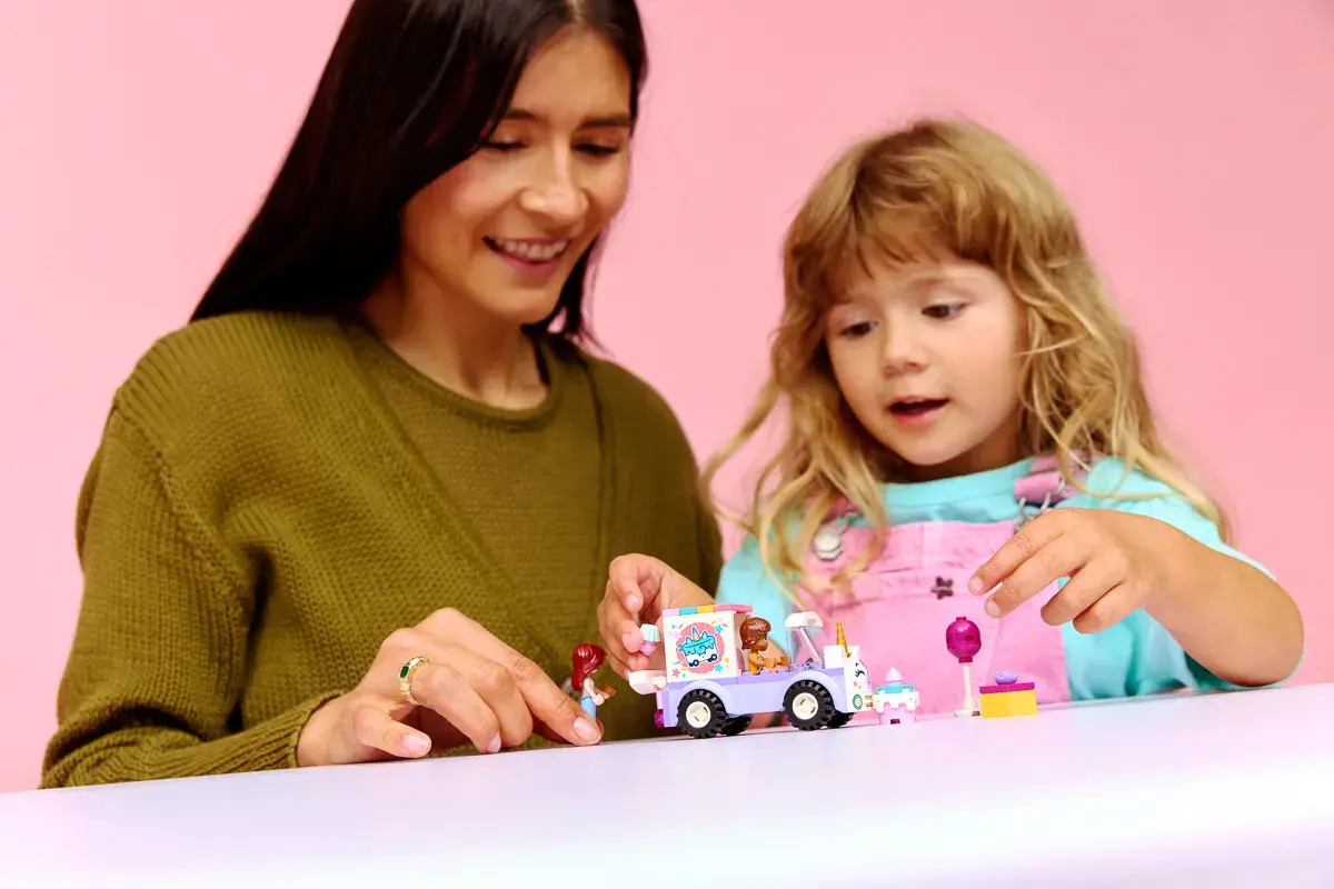 LEGO Friends Автомобіль для доставки тортів з єдинорогами 42675 — фото 4