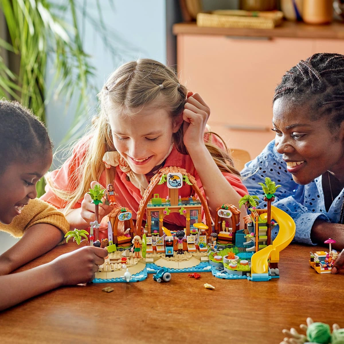 LEGO Friends Пляжний курорт для сімейного відпочинку 42673 — фото 2