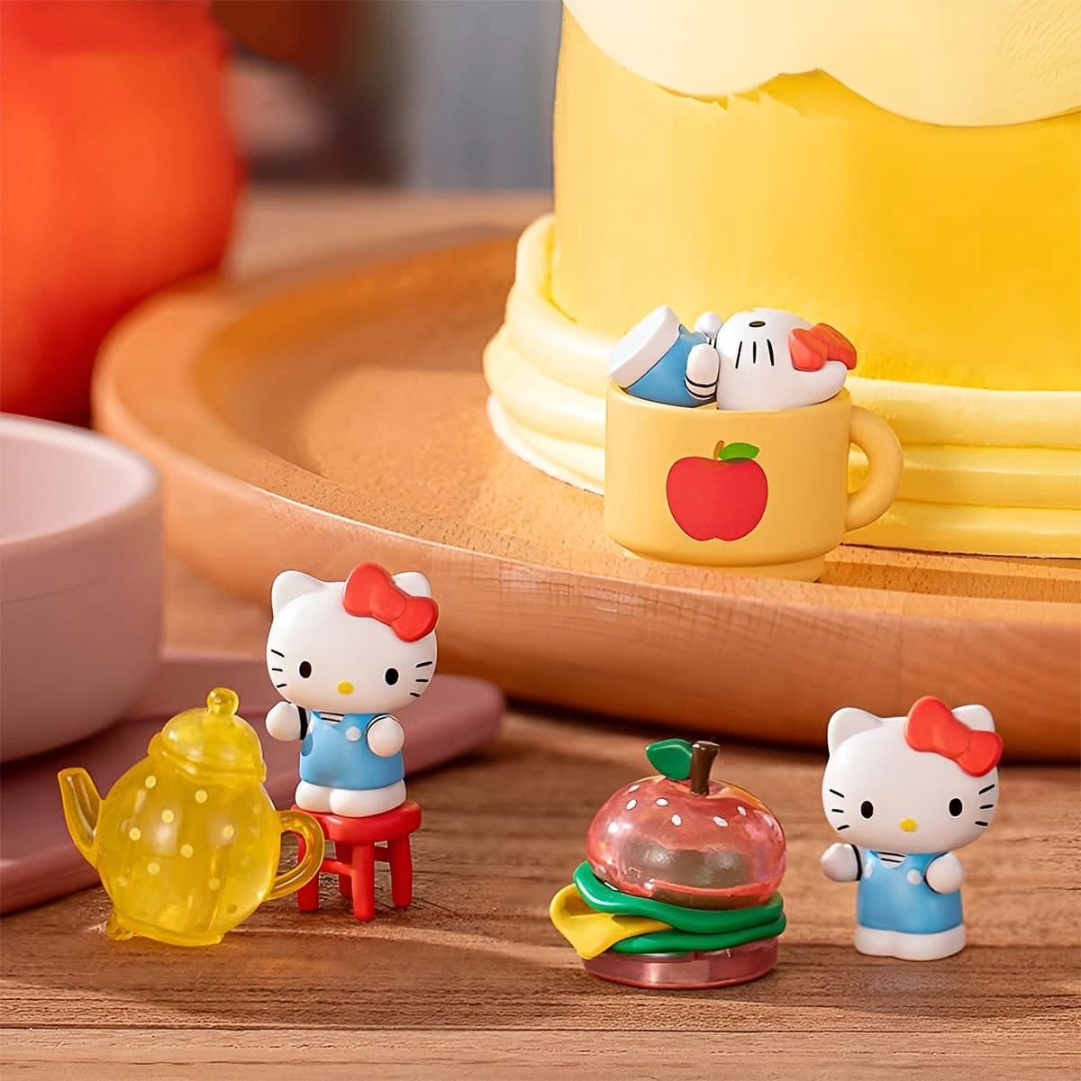 Фігурка-сюрприз Pop Top Hello Kitty Яблучний воркшоп — фото 4