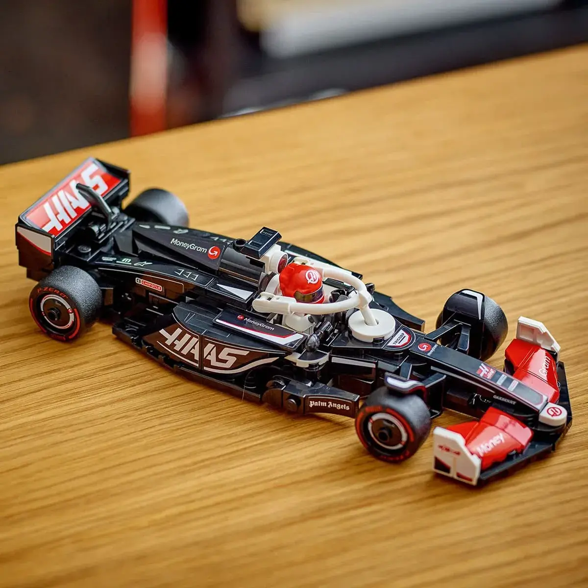LEGO Speed ​​Champions Автомобіль для перегонів MoneyGram Haas F1 Team VF-24 77250 — фото 5