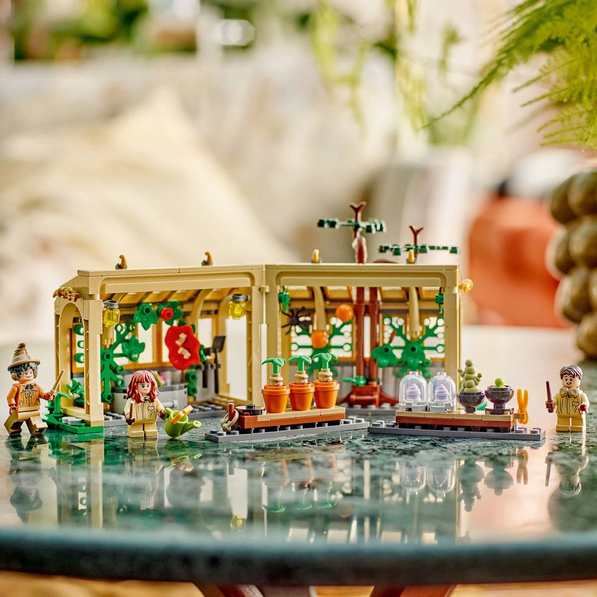 LEGO Harry Potter Замок Гогвортс: урок гербології 76445 — фото 4