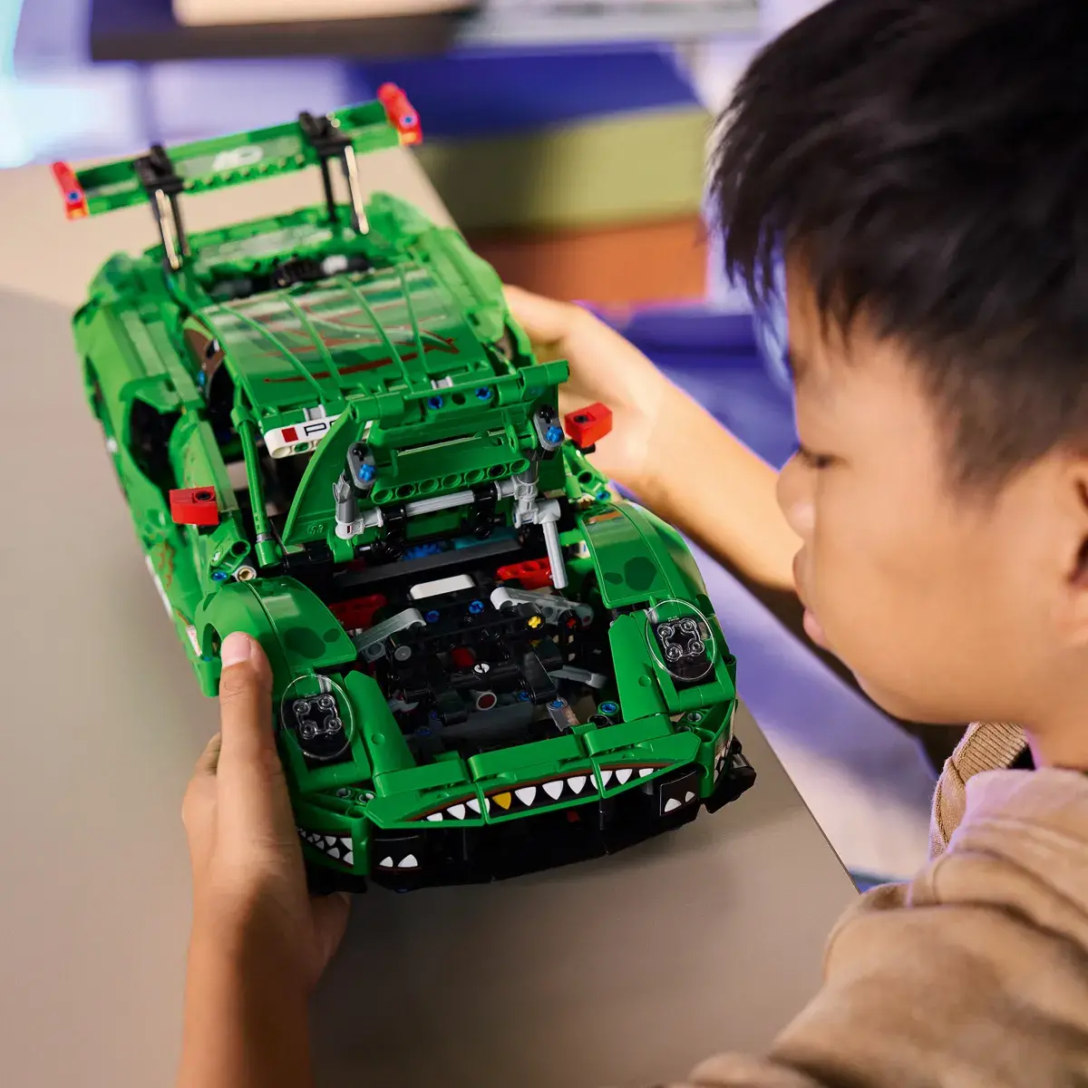 LEGO Technic Автомобіль Porsche 911 GT3 R REXY AO Racing 42224 — фото 8