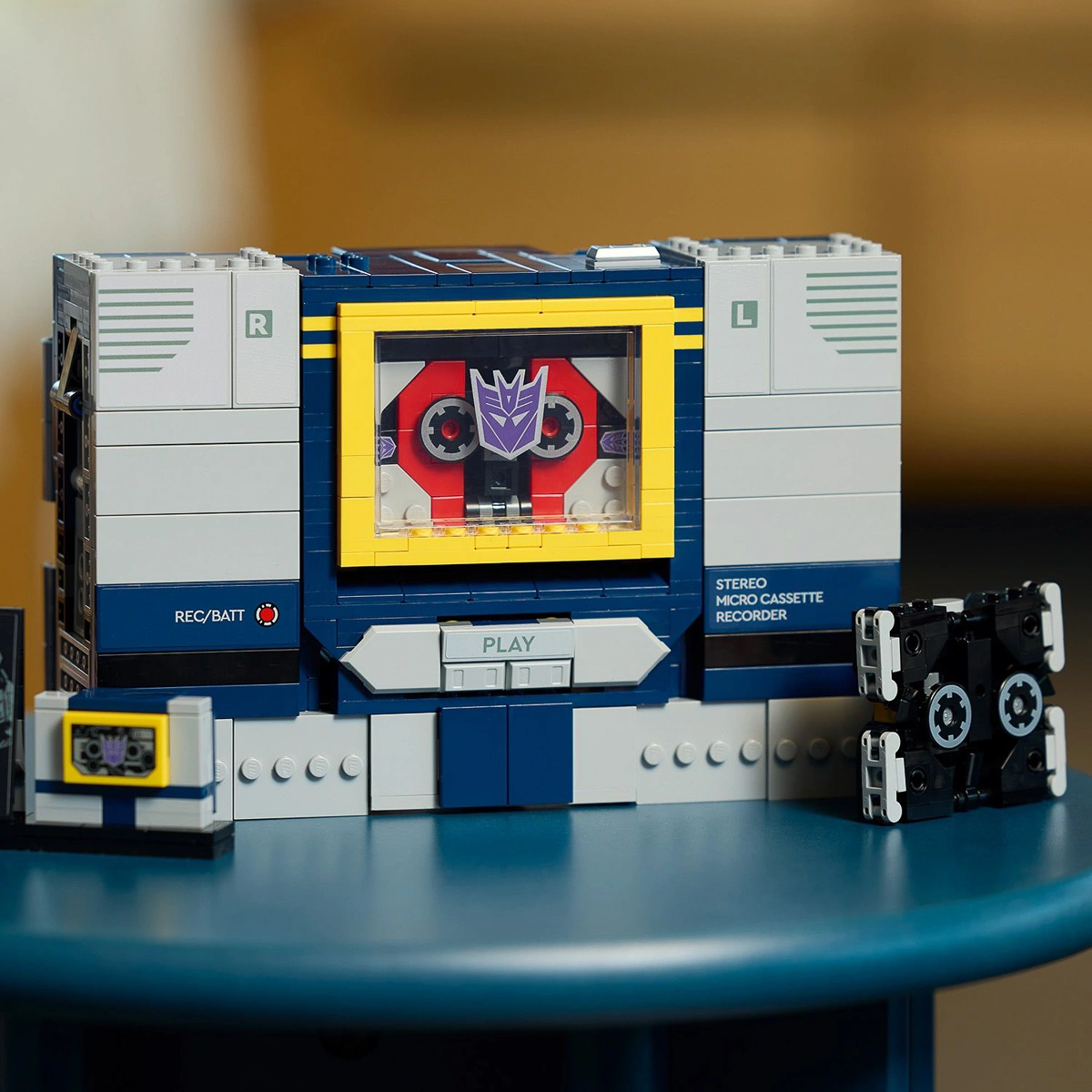 LEGO ICONS Transformers: Саундвейв 10358 — фото 13