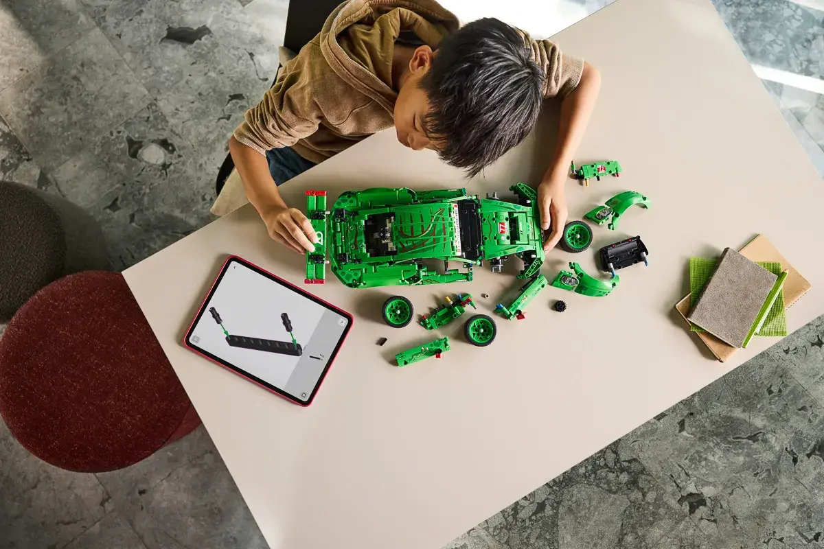 LEGO Technic Автомобіль Porsche 911 GT3 R REXY AO Racing 42224 — фото 7