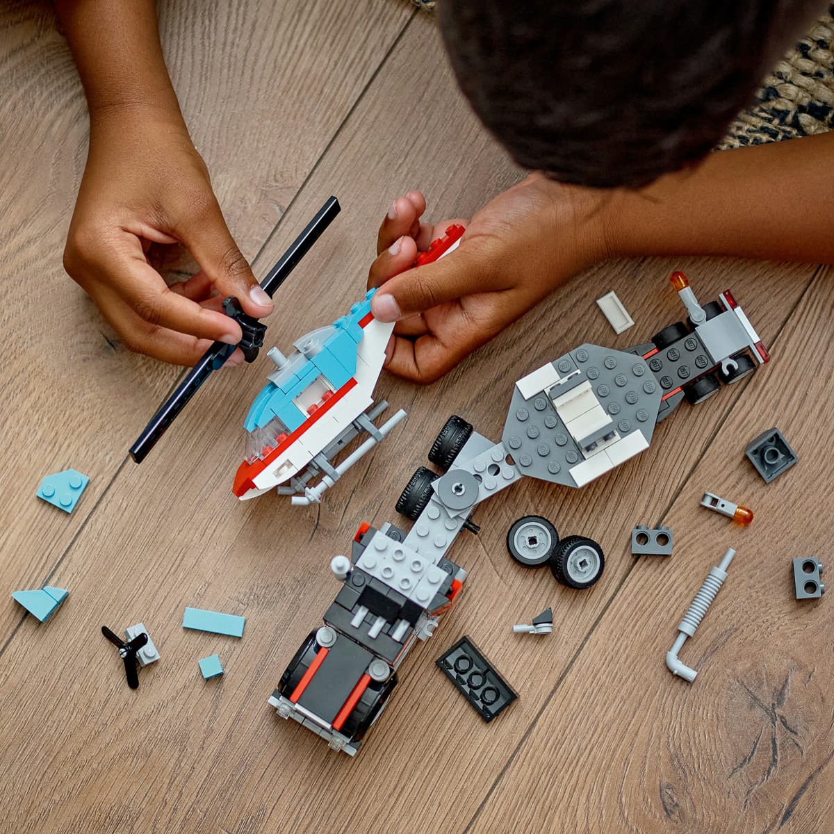 LEGO Creator Бортова вантажівка з гелікоптером 31146 — фото 3