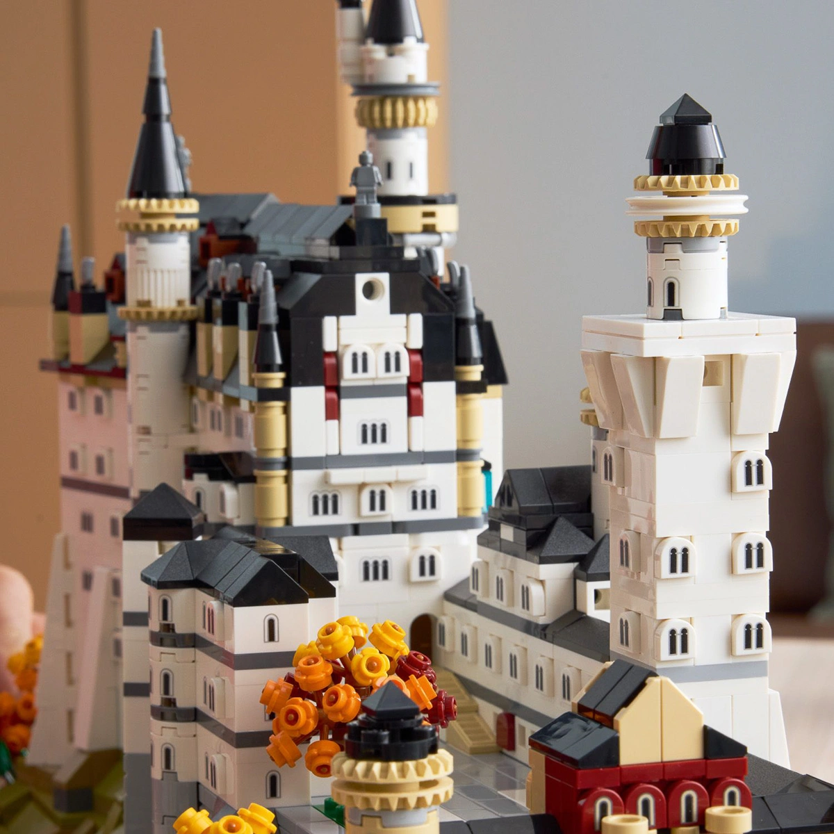 LEGO Architecture Замок Нойшванштайн 21063 — фото 4