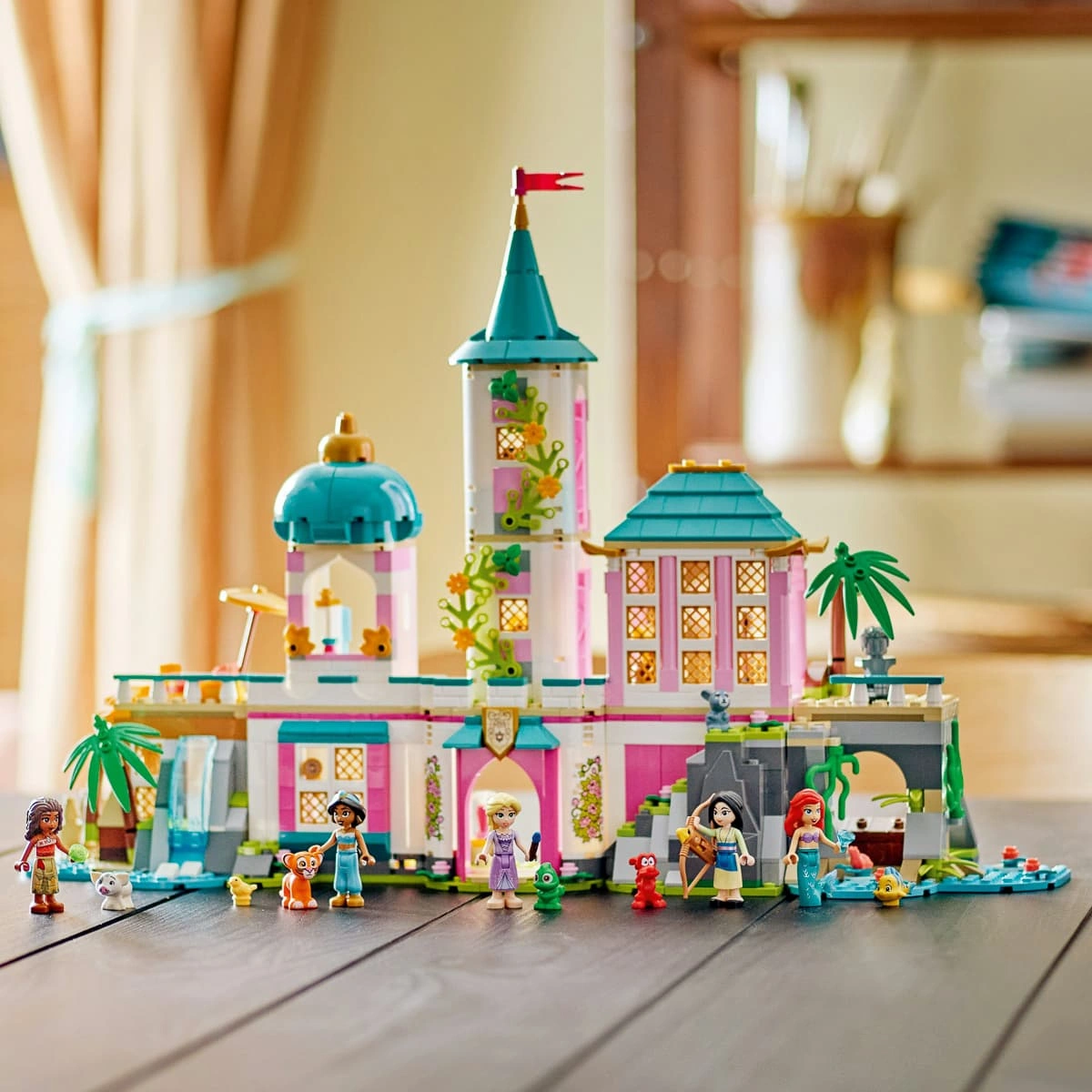 LEGO Disney Princess Замок принцеси та королівські улюбленці 43267 — фото 4