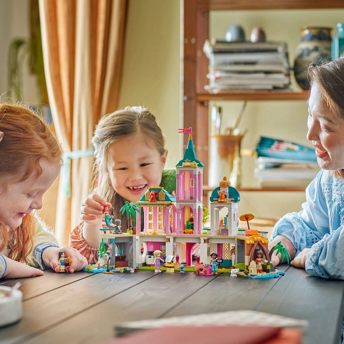 LEGO Disney Princess Замок принцеси та королівські улюбленці 43267 — фото 2